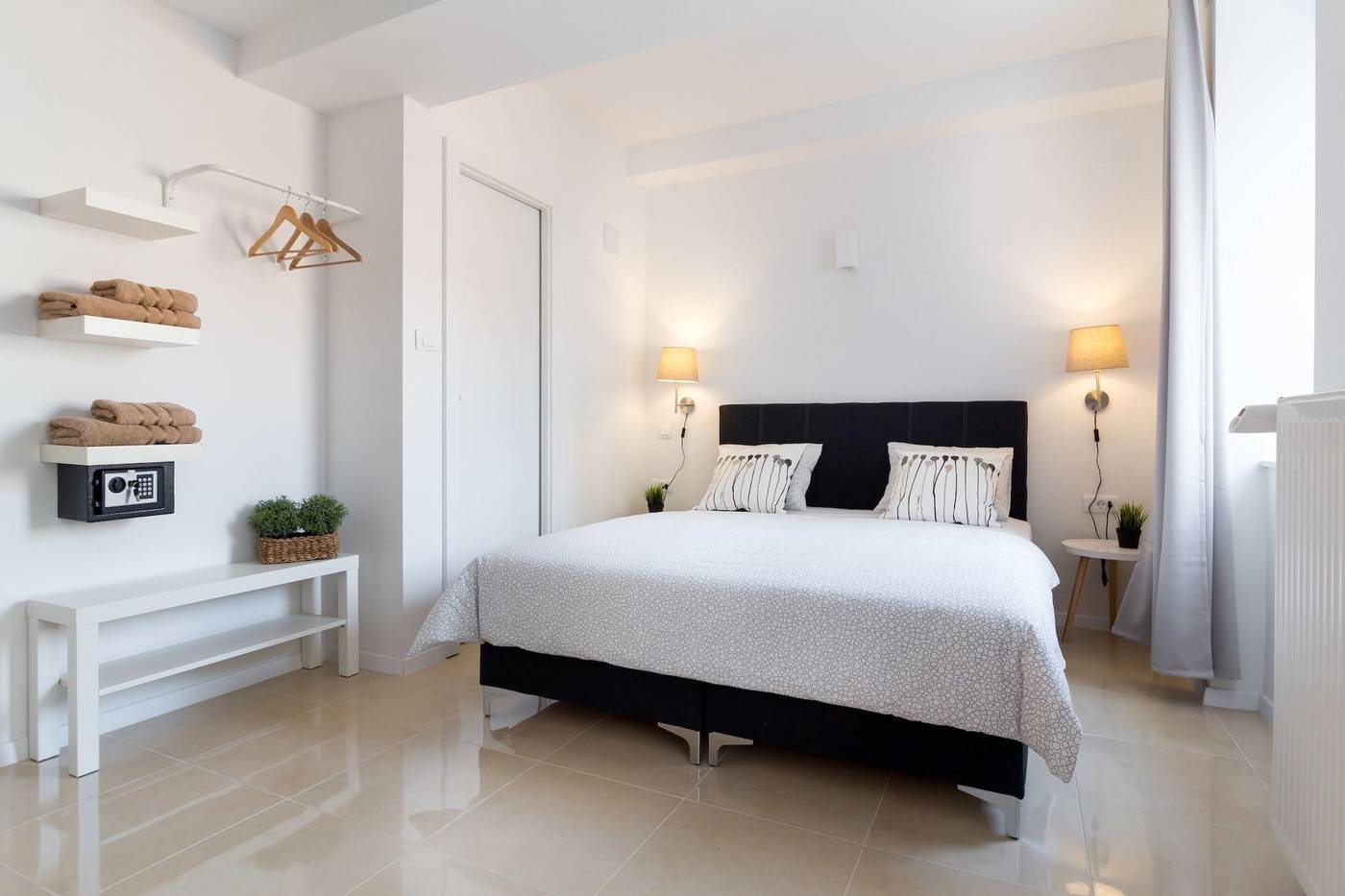 B&B Downtown Zagreb-Croatia-Zagreb-Room-10