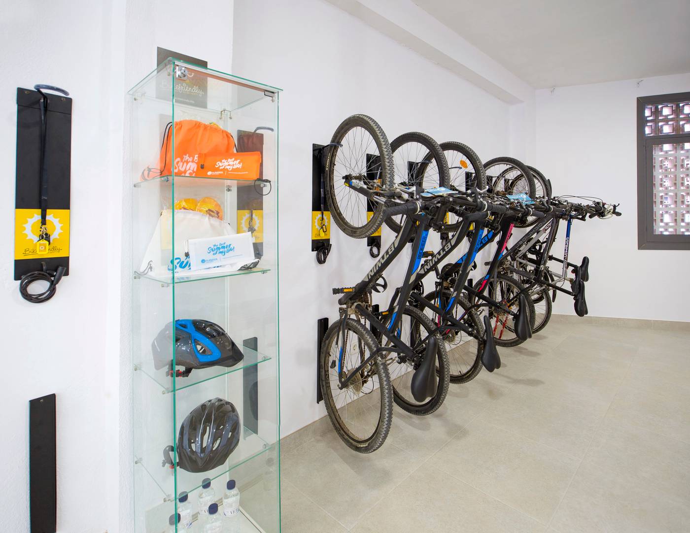 Playasol-Mar----timo-Sports-and-Entertainment-56