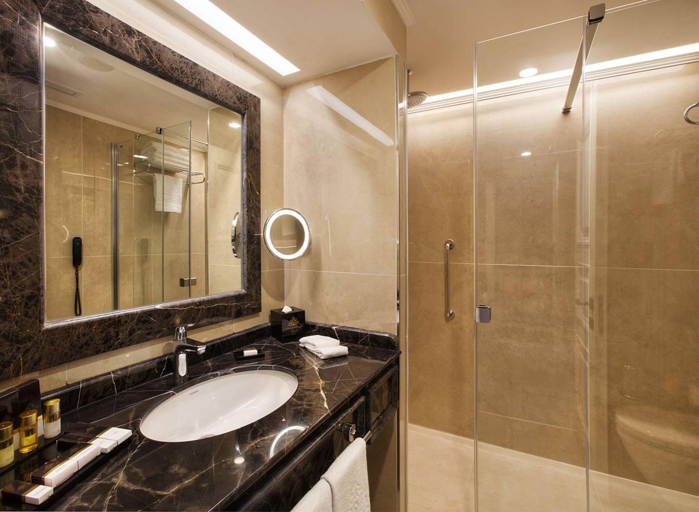 Ottomans-Life-Hotel-Deluxe-Room-35