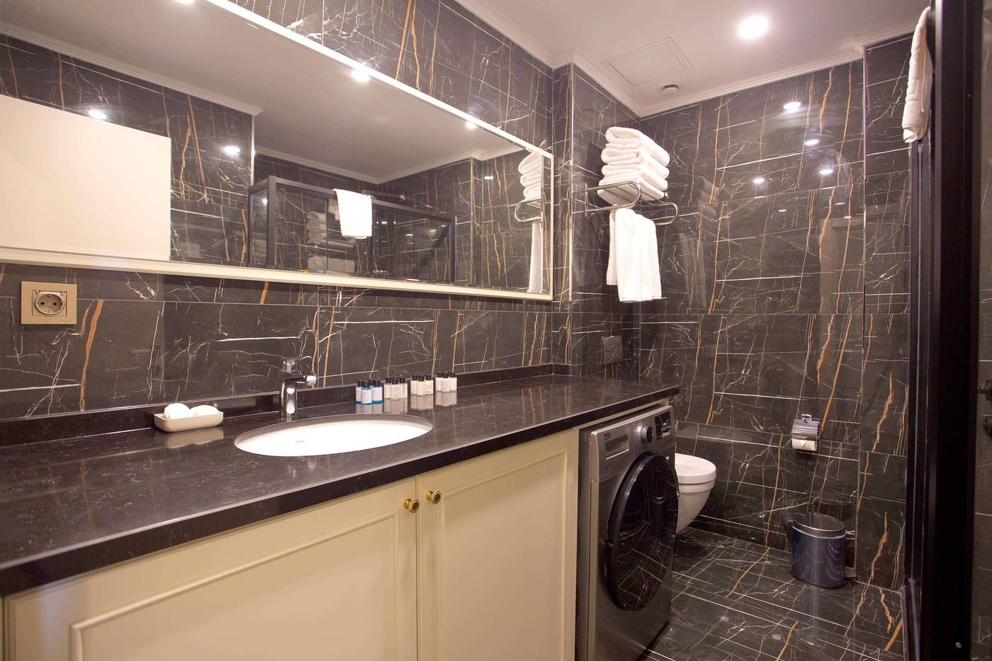 Princely-Suites-Room-39