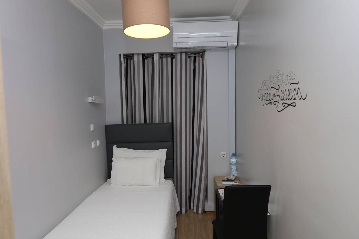 O-El-trico-Guesthouse-Room-17