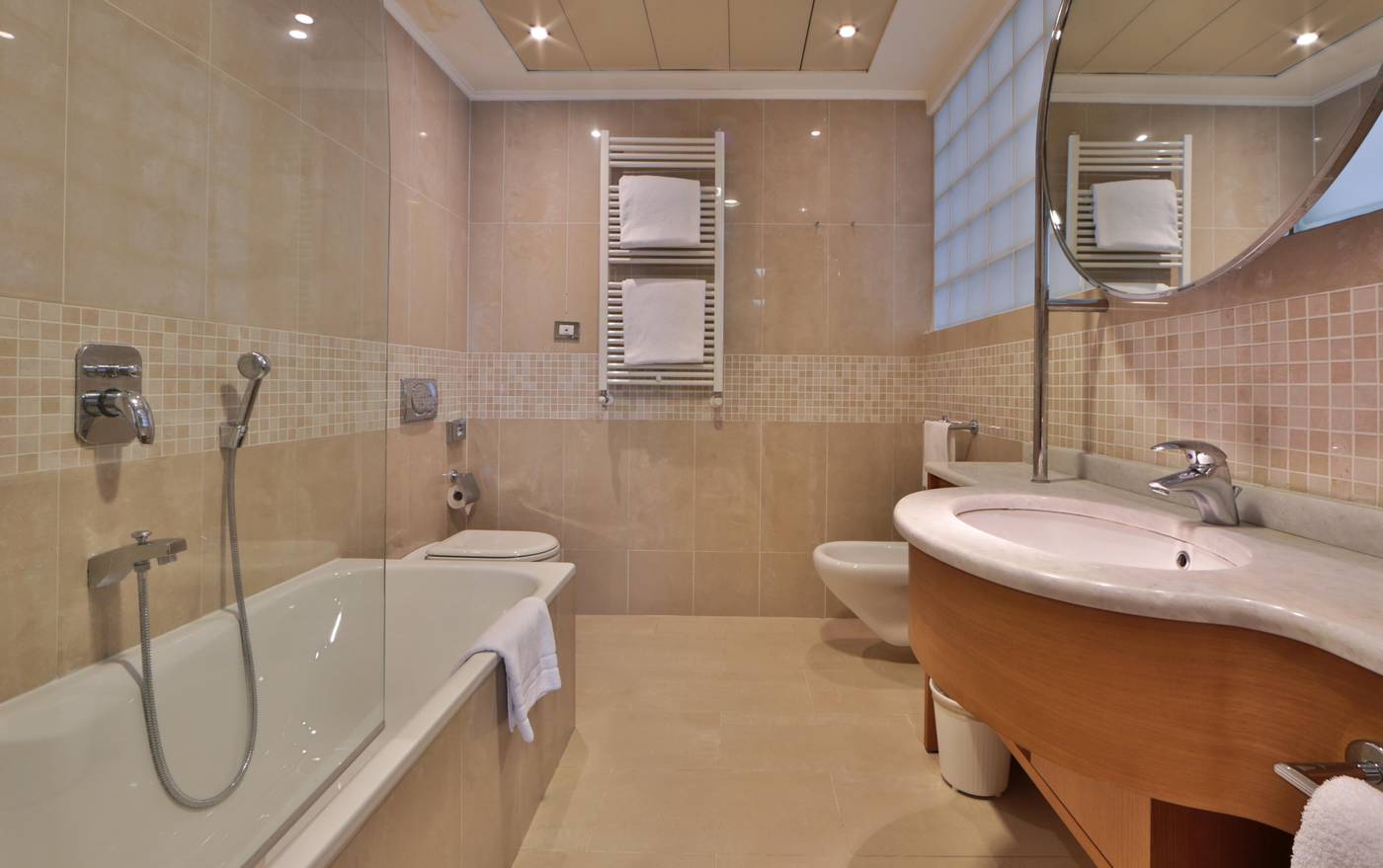 Unahotels-The-One-Milano-Room-22