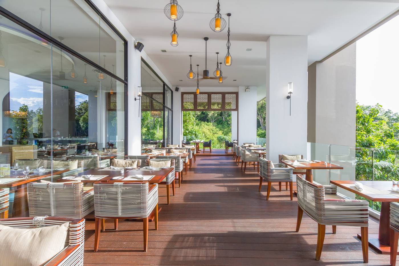 Avista-Hideaway-Resort-and-Spa-Restaurant-54