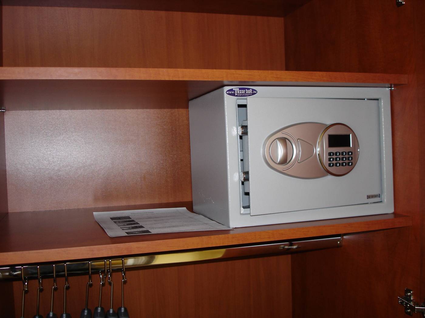 Hotel-Charles-Room-39