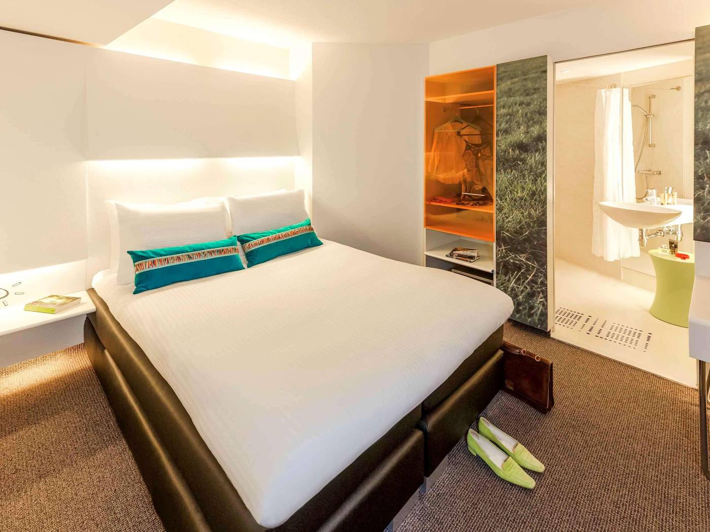 ibis-Styles-Amsterdam-Central-Station-Room-33