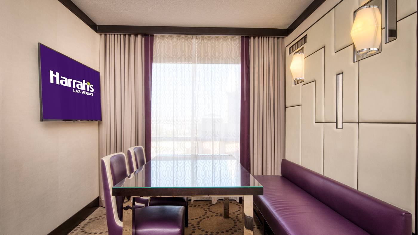 Harrah-s-Las-Vegas-Casino---Hotel-Room-22