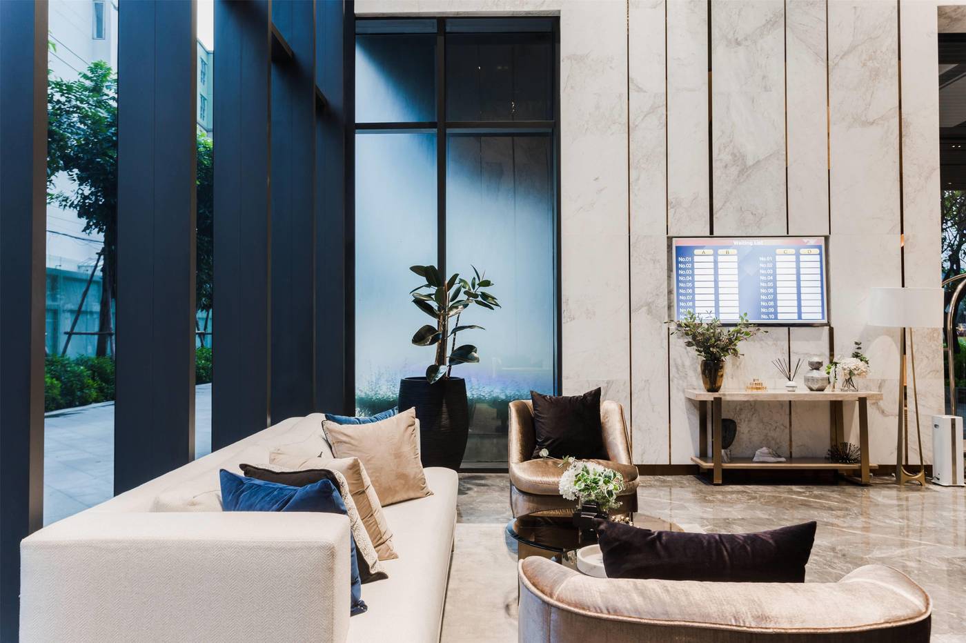 Wyndham-Bangkok-Queen-Convention-Centre-Lobby-17