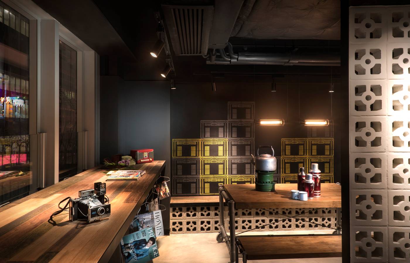 attitude-on-granville-Lobby-6