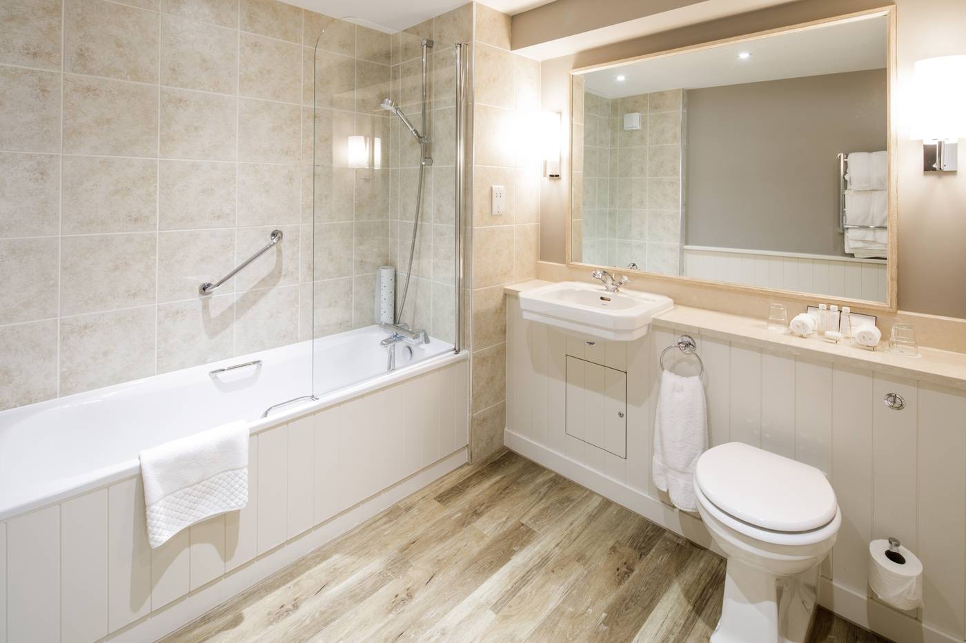 Greenhills-Country-Hotel-Room-28