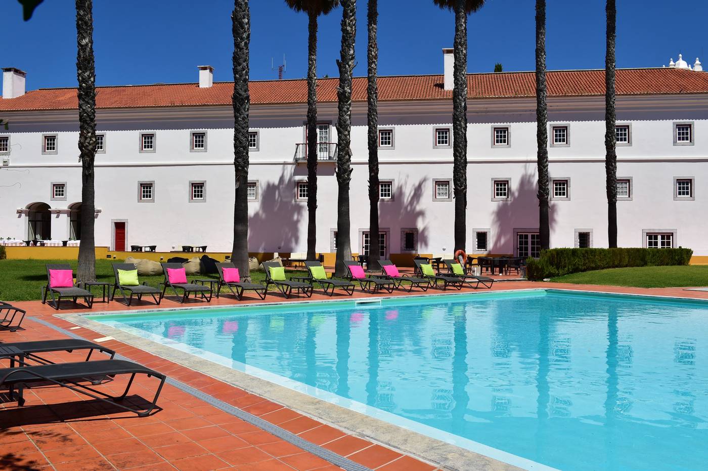 Pousada-Convento-de-Beja-Pool-17