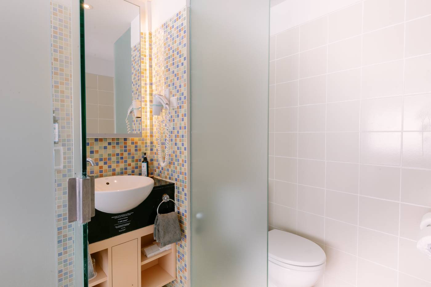 Kuta Beach Hotel-Indonesia-KUTA-Room-9