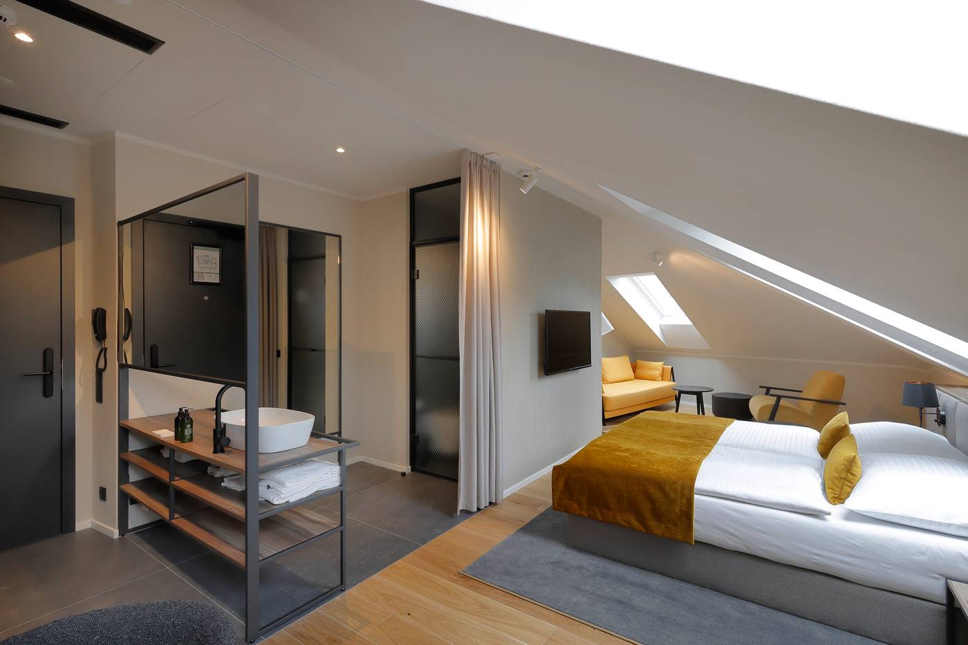 Hotel-Prokop-Square-Room-24