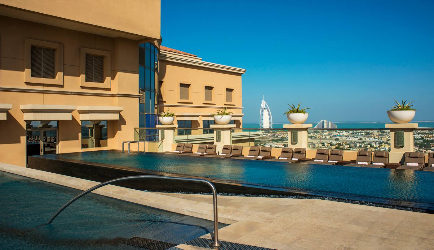 Sheraton-Dubai-Mall-of-the-Emirates-Hotel-Pool-1