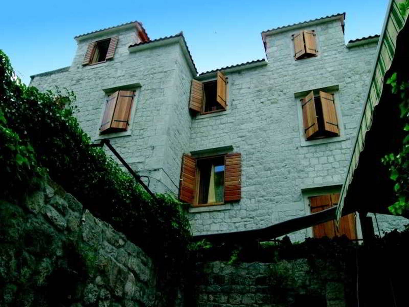 HOTEL-TRAGOS-General-view-8