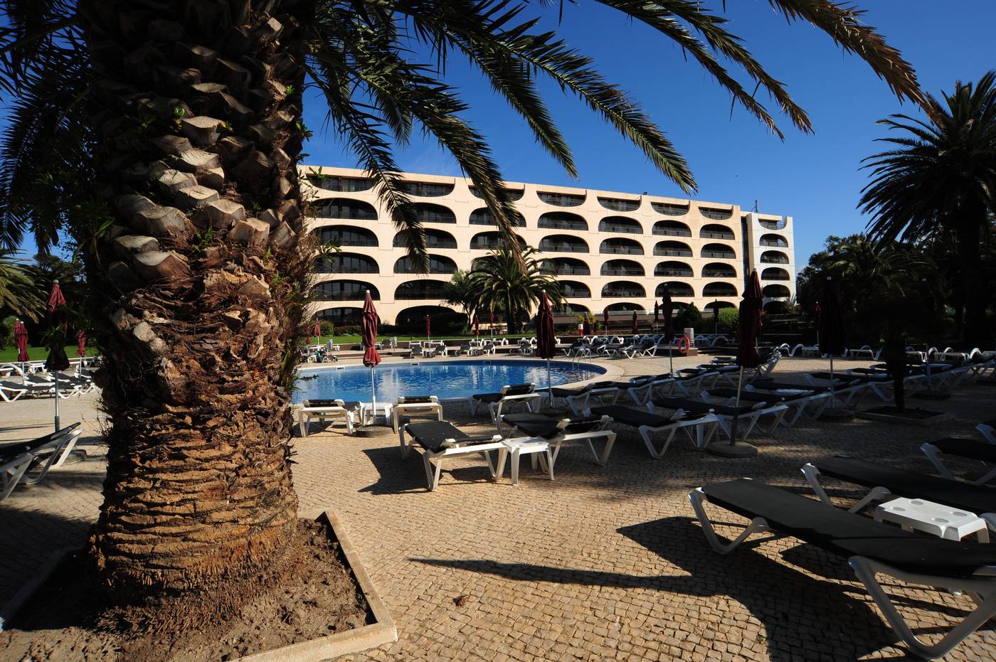 Vila-Gale-Village-Cascais-Pool-9