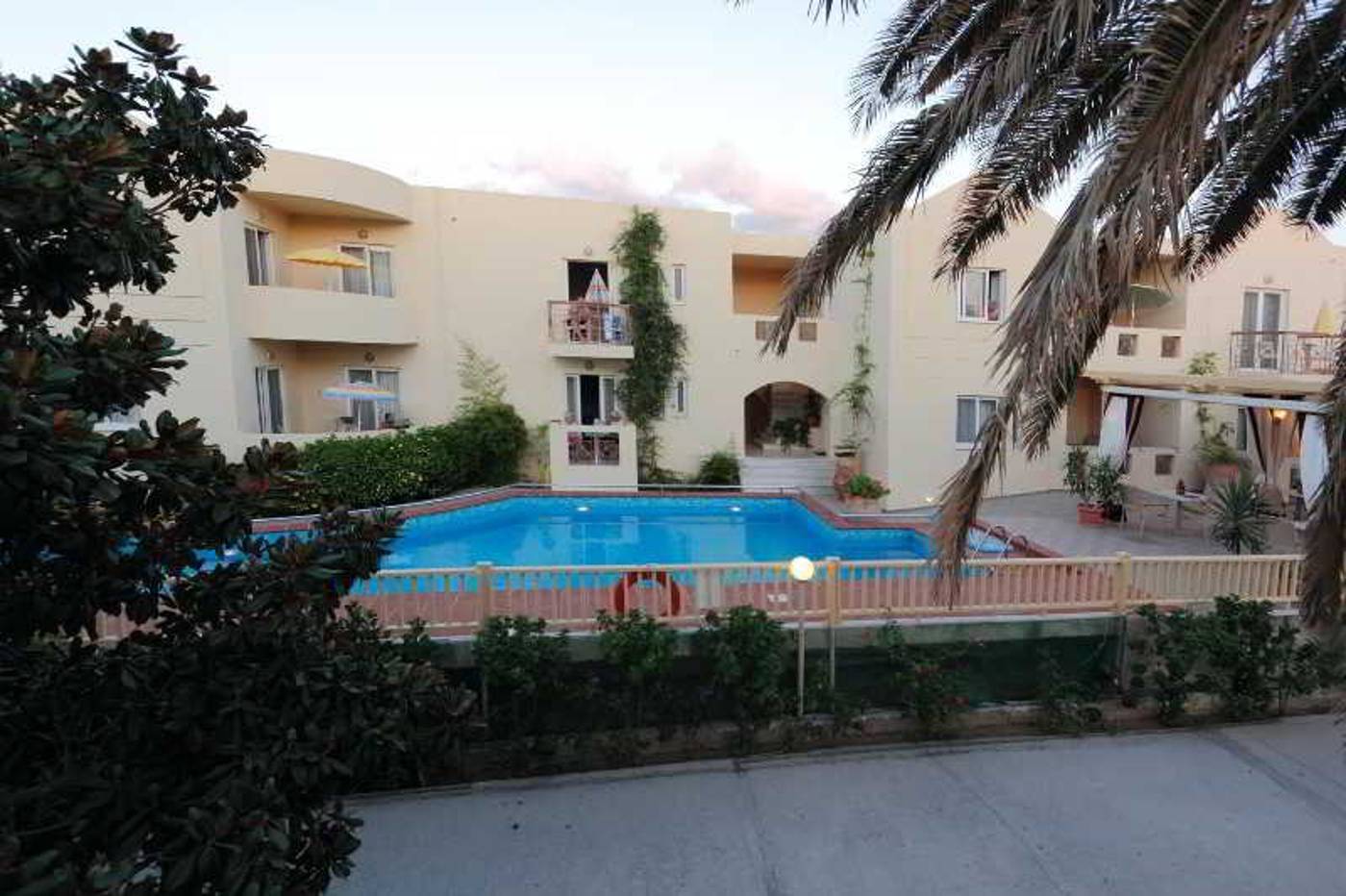 Lambrinos-Suites-Pool-4