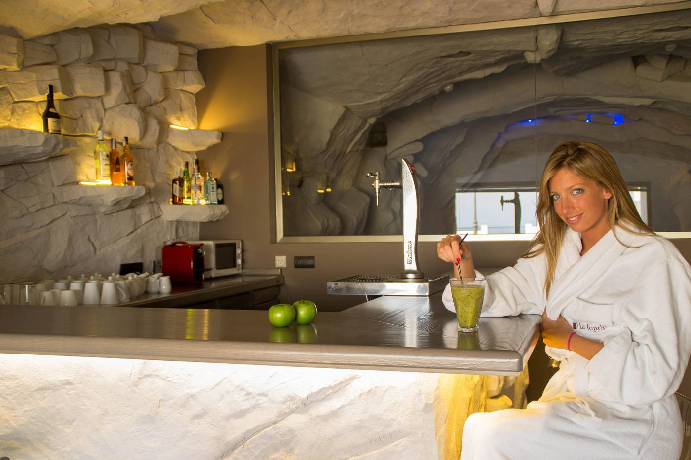 La-Fonda-Sports-and-Entertainment-35