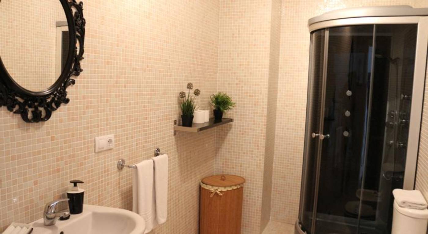 AT-Palacio-de-Luja-Room-20