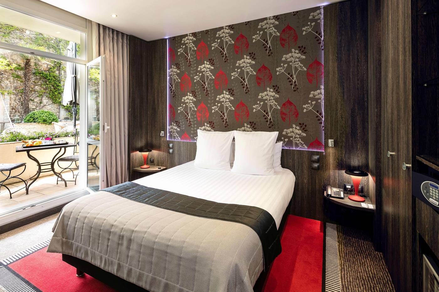 Best-Western-Premier-Patio-des-Artistes-Room-9