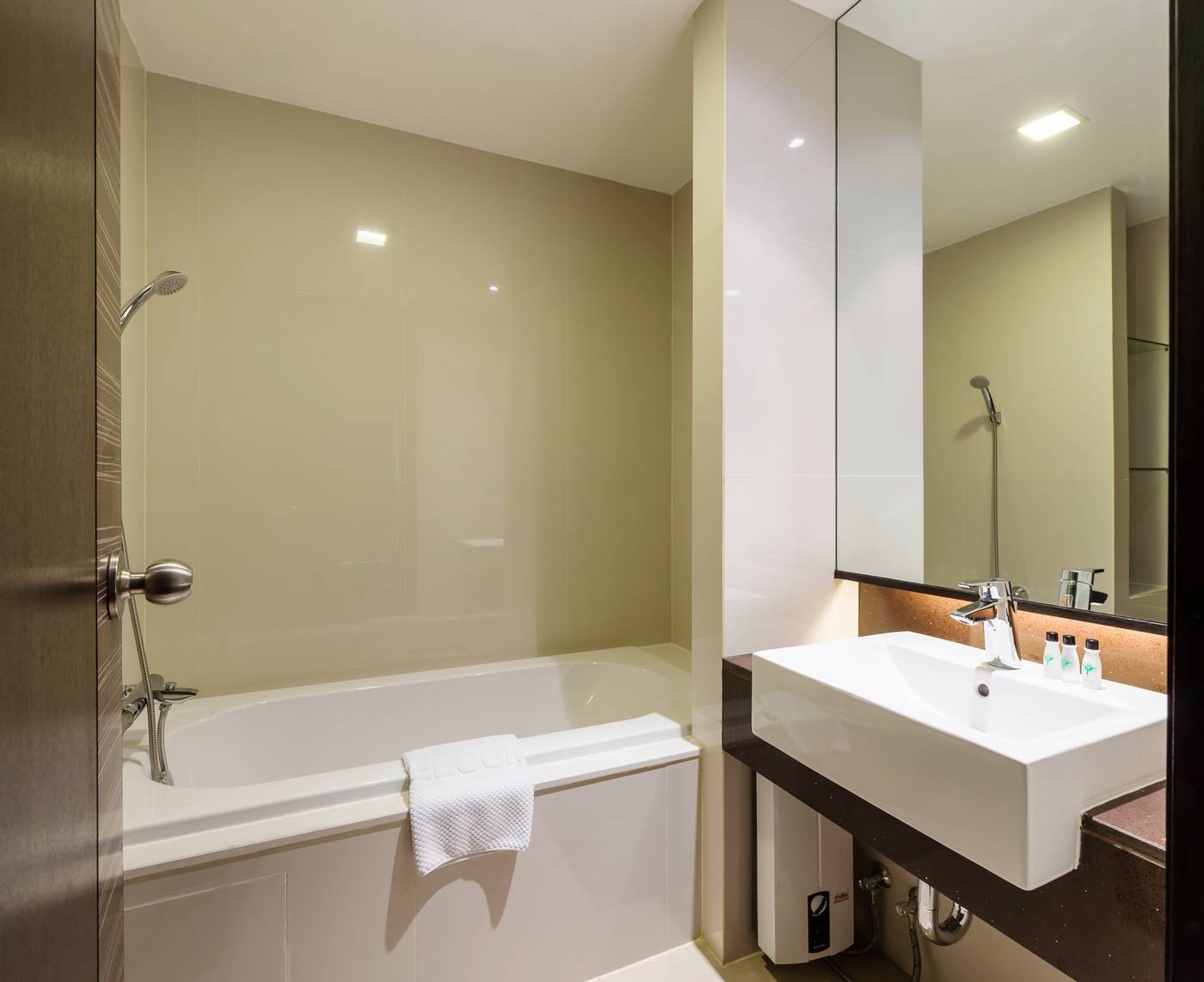 Jasmine-Grande-Residence-Room-46