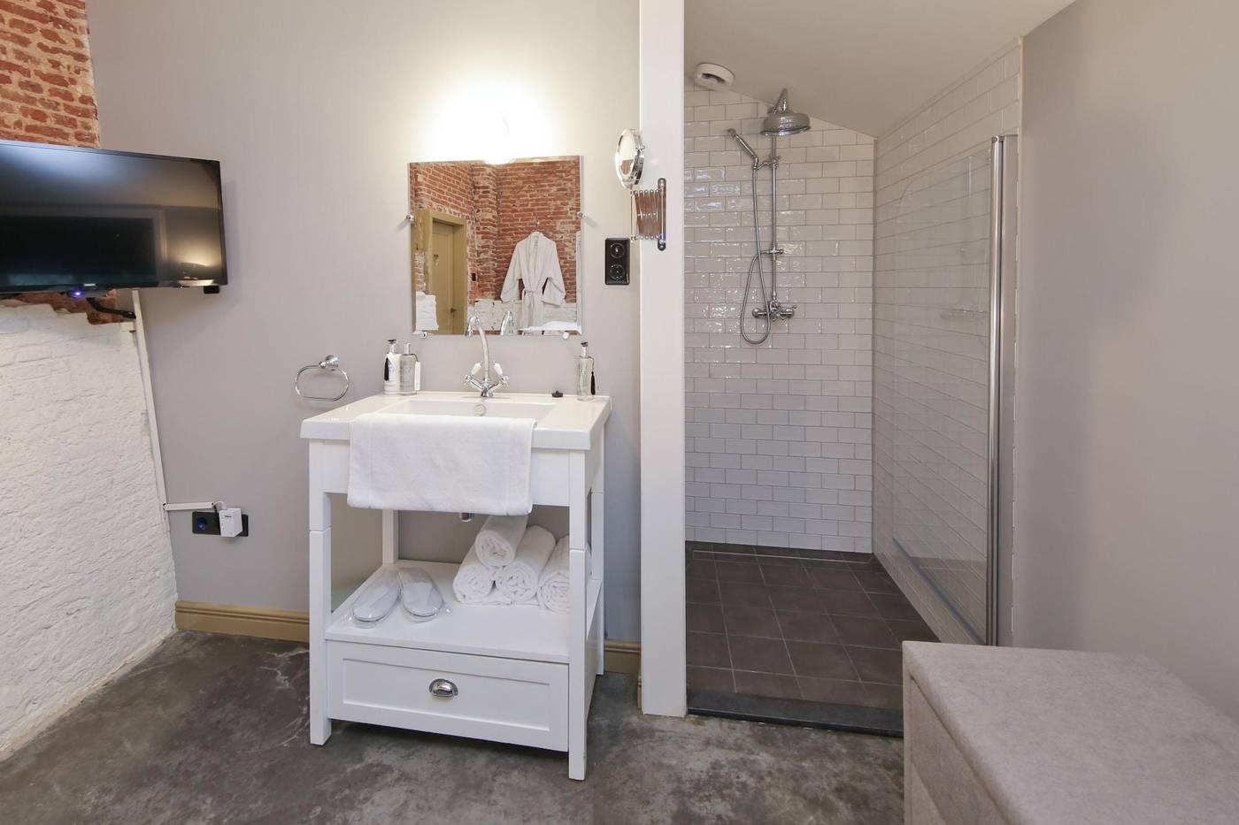 Hotel-Suites-Wilma-J-Room-39