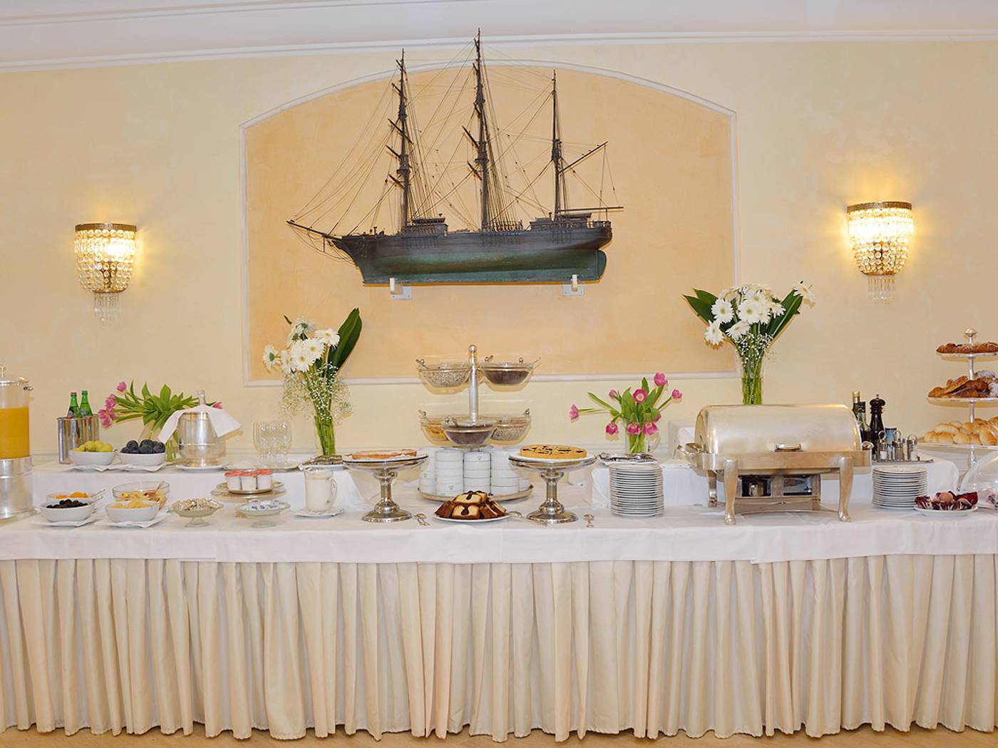 Hellenia-Yachting-Restaurant-32