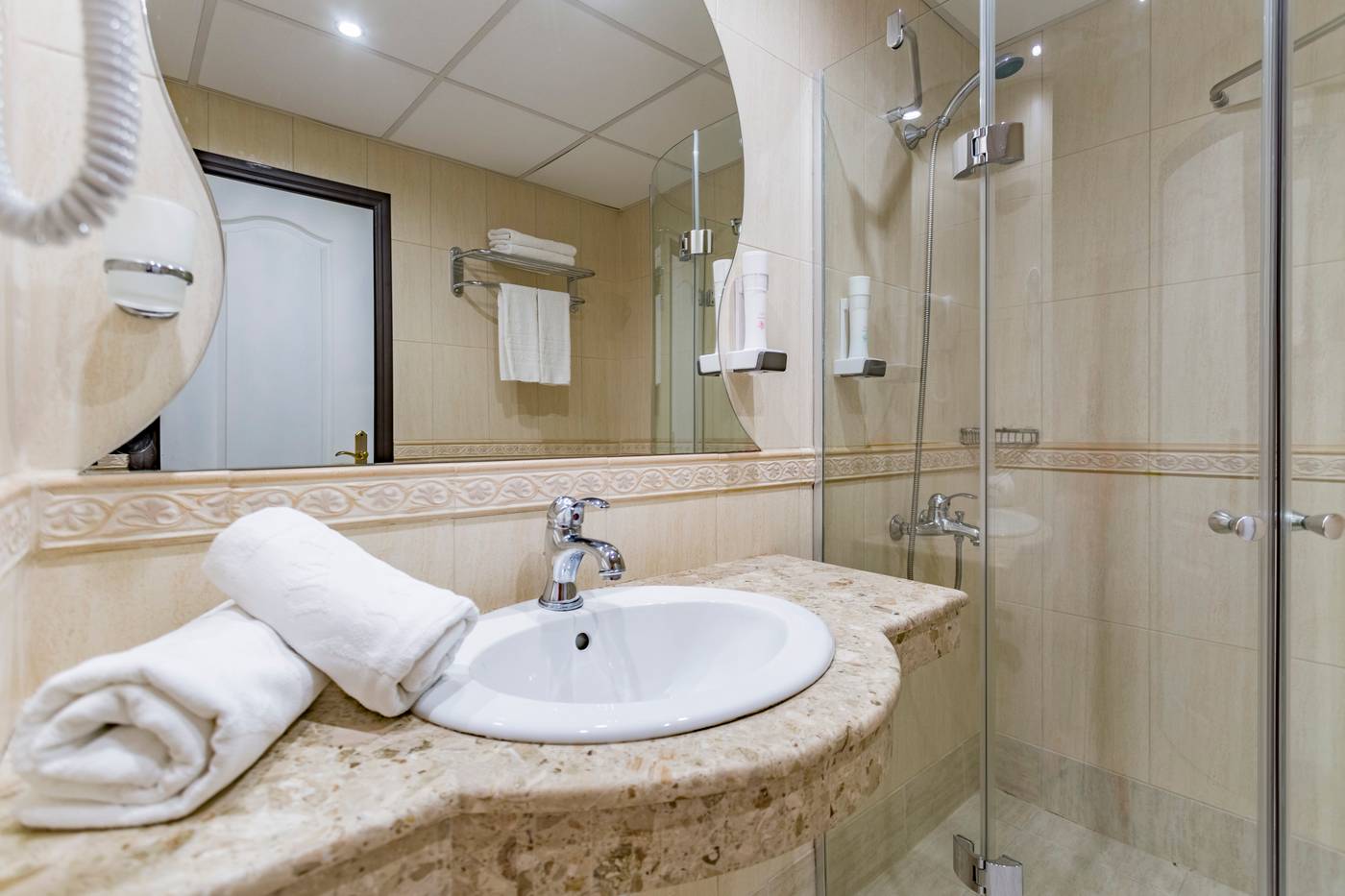 HI-Hotels-Imperial-Resort-Room-34