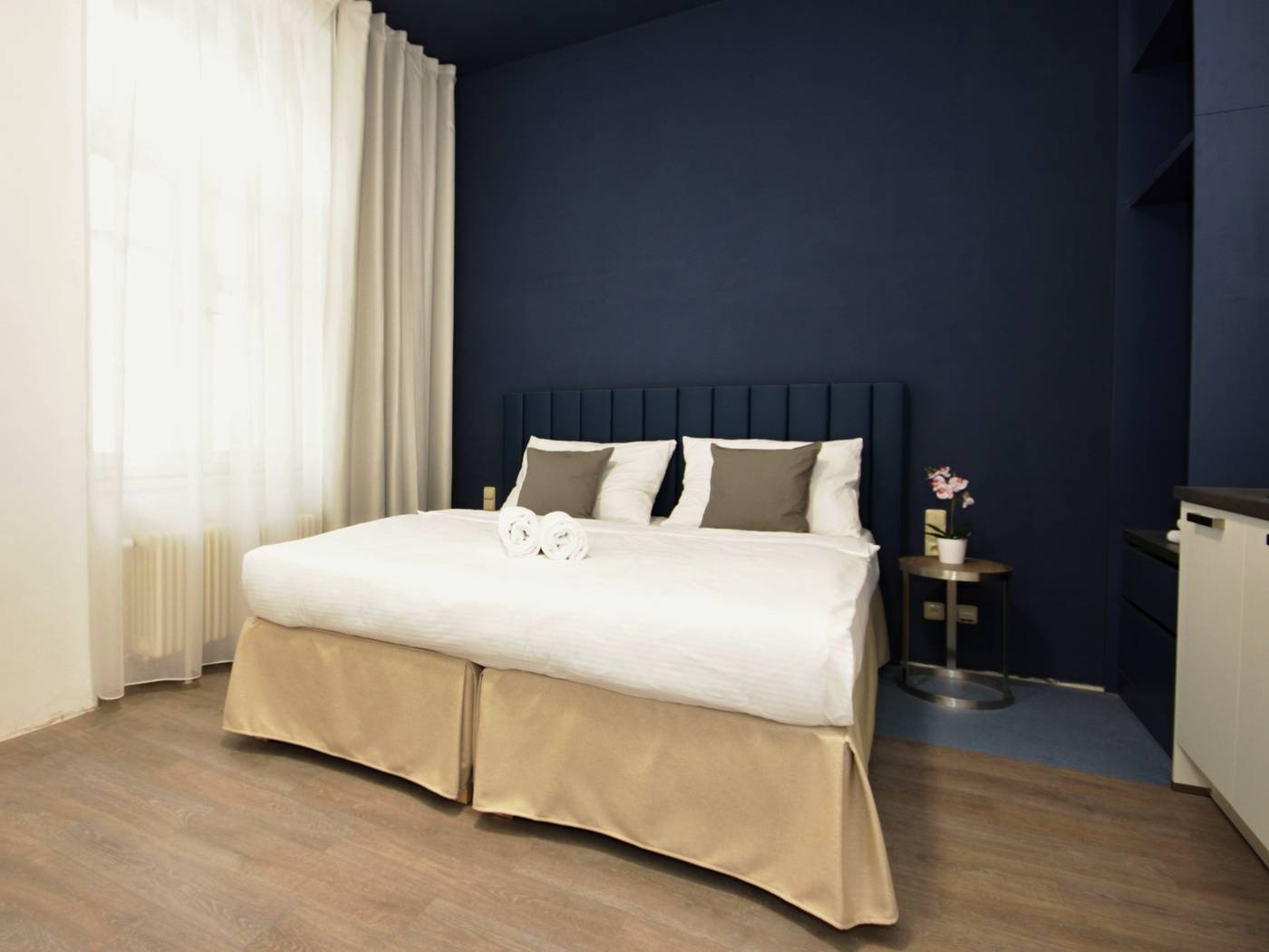 Alveo-Suites-Room-13