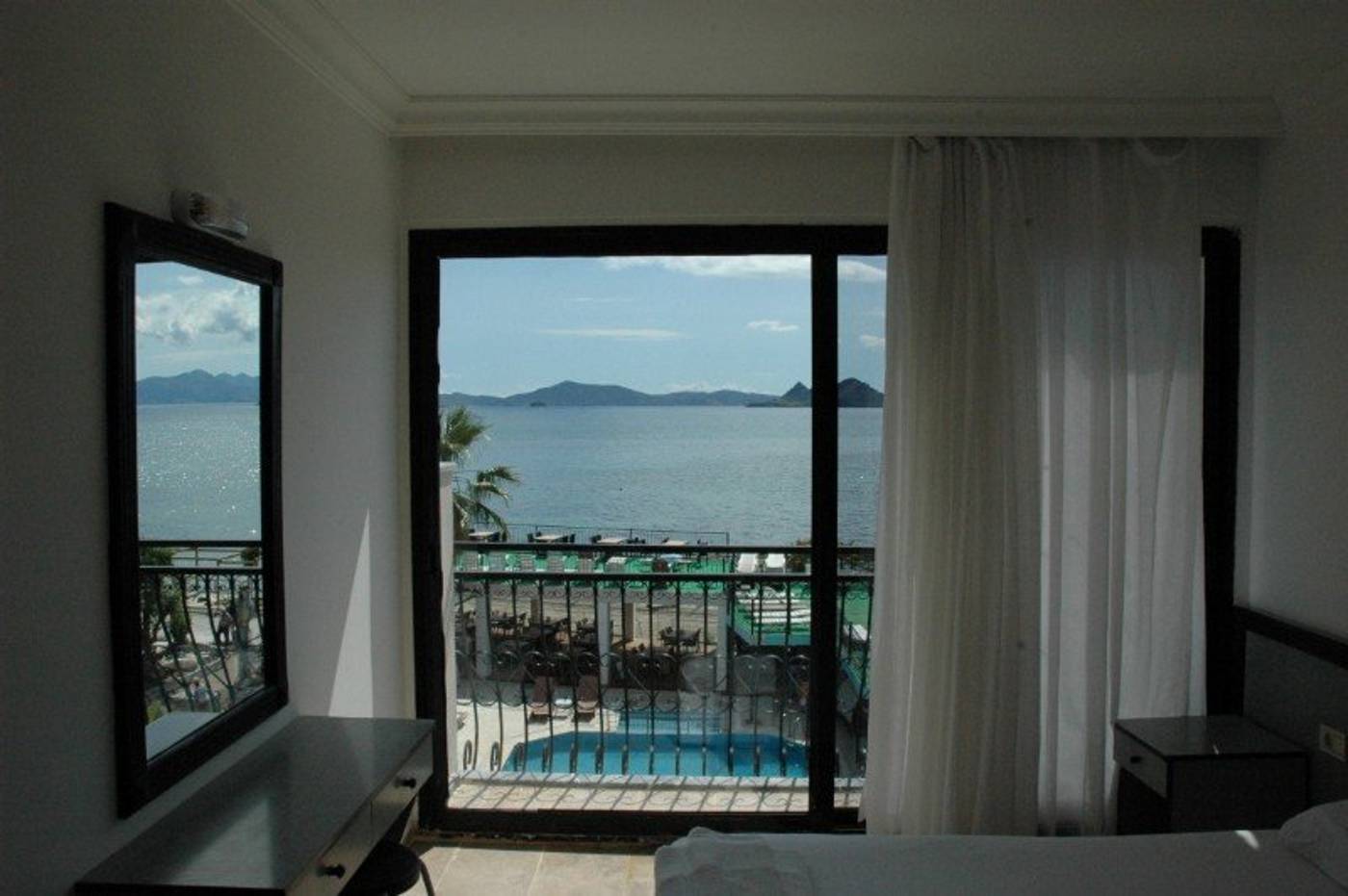 Cemre-Room-16