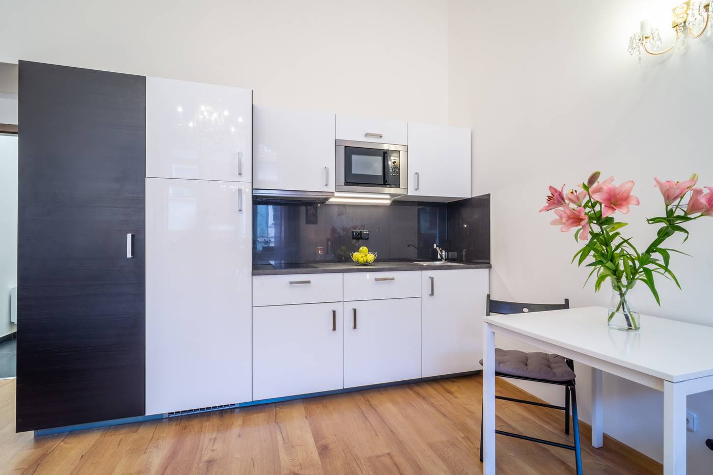 Royal-Road-Residence-Room-70