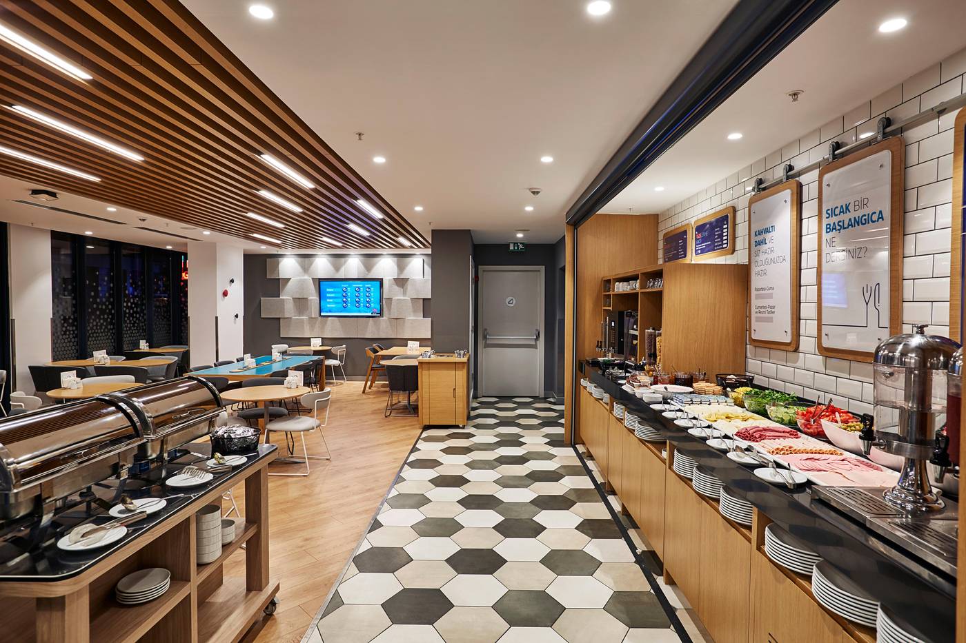 Holiday-Inn-Express-Istanbul--Atakoy-Metro-Restaurant-30