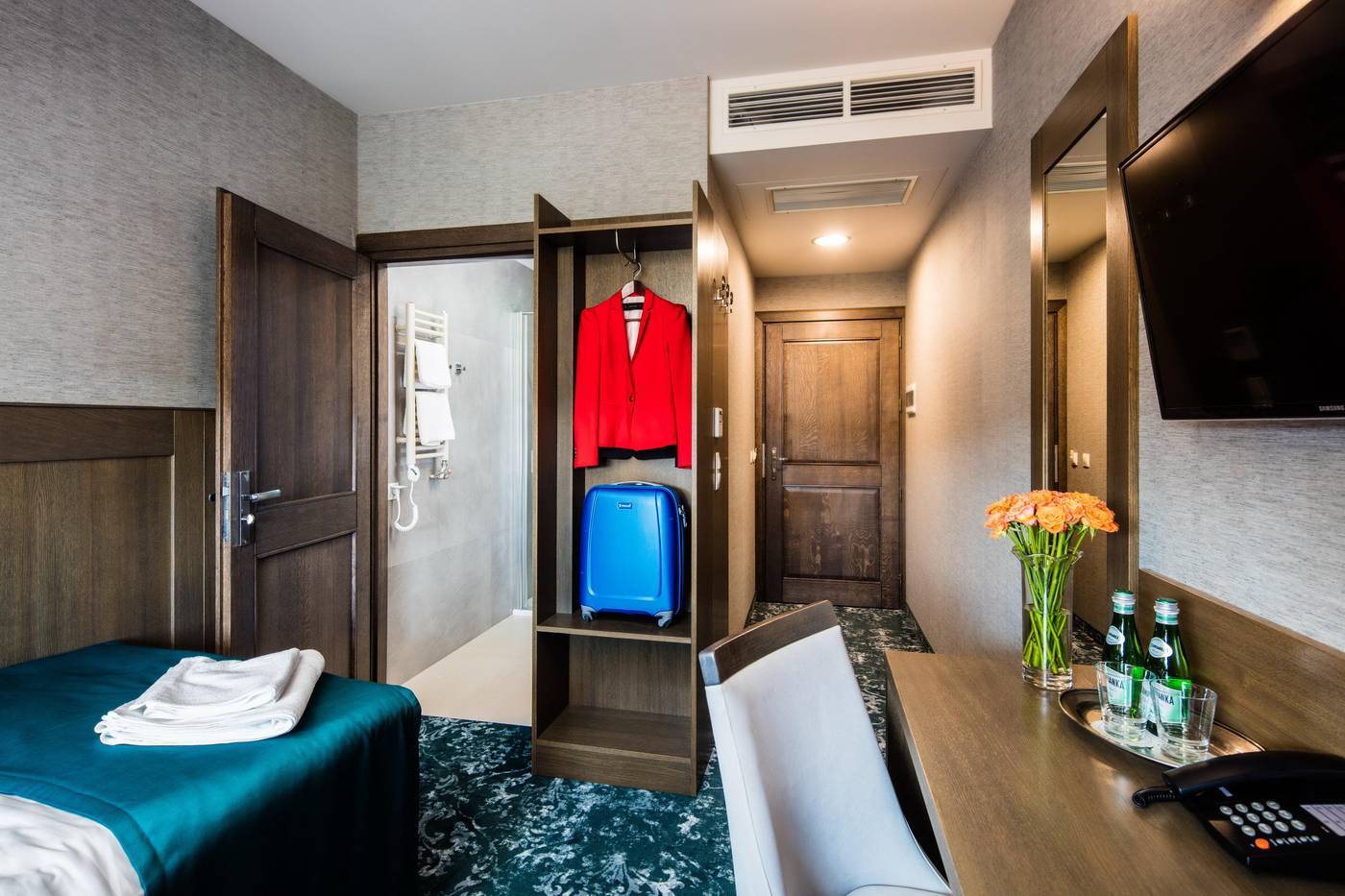 Szary-Residence-Room-8