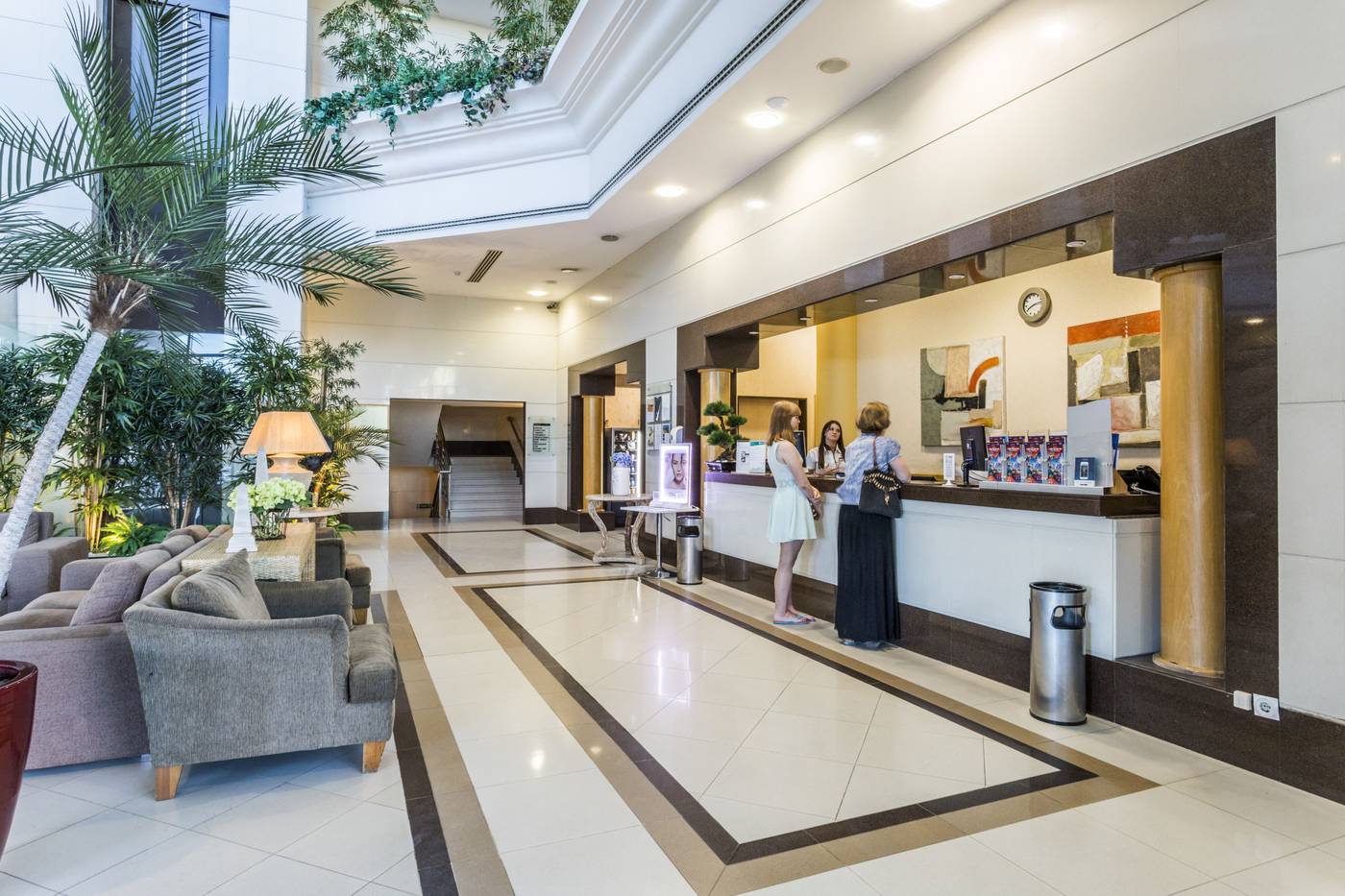 Riviera-Hotel-Carcavelos-Lobby-2