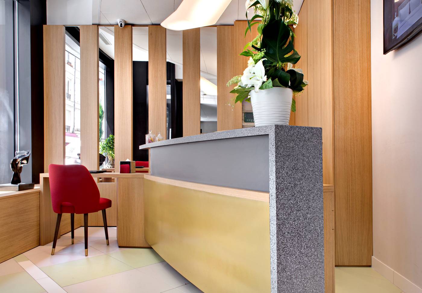 Hotel-Les-Jardins-de-Mademoiselle-Lobby-2