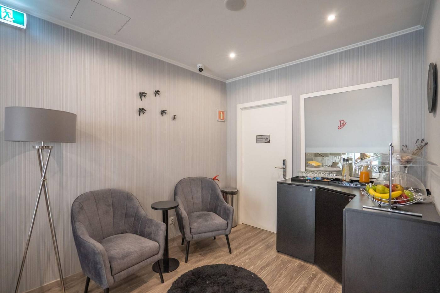 Dinya-Lisbon-Hotel---Lounge-Bar-Lobby-29