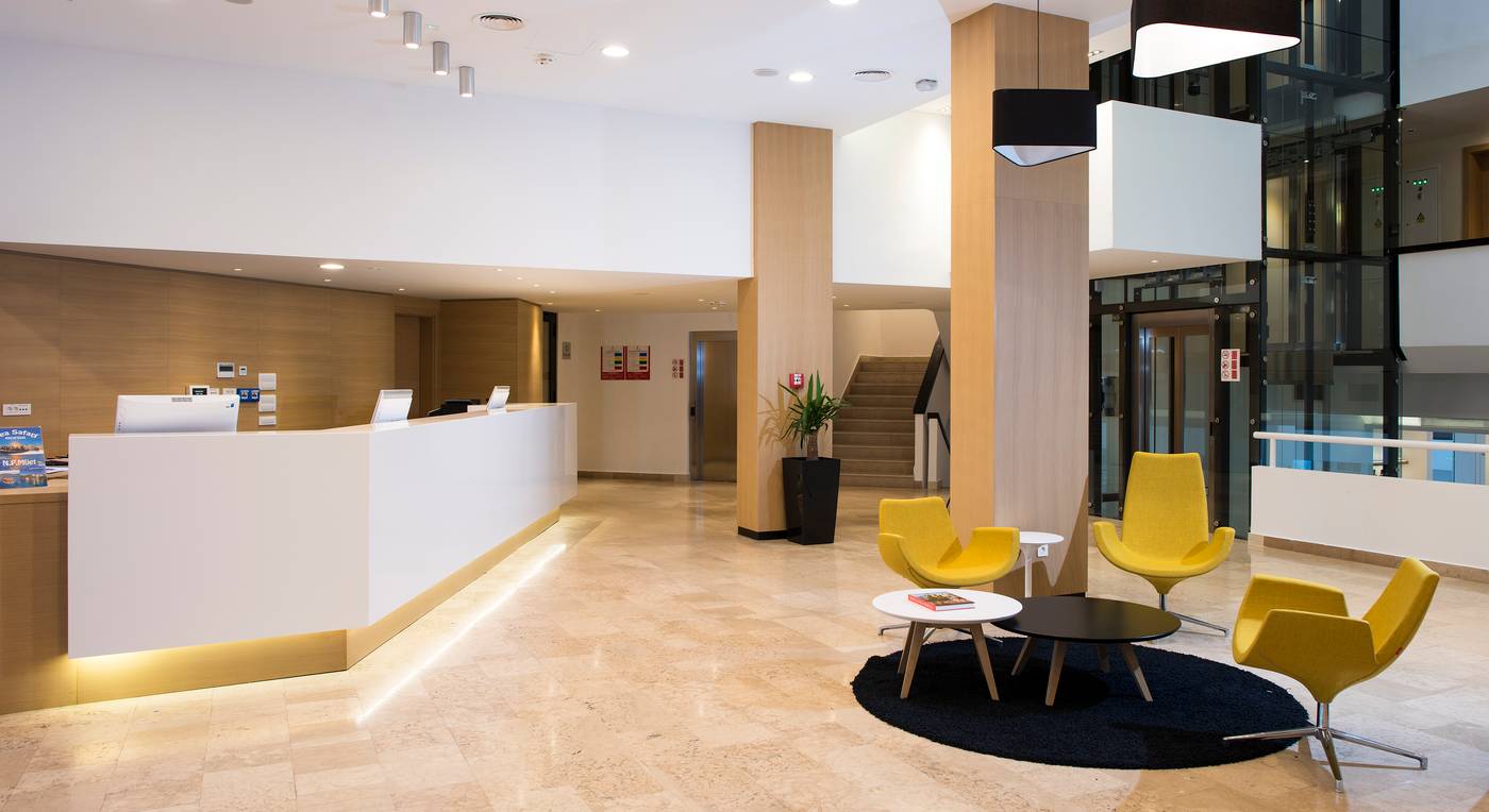 Aminess-Liburna-Hotel-Lobby-57