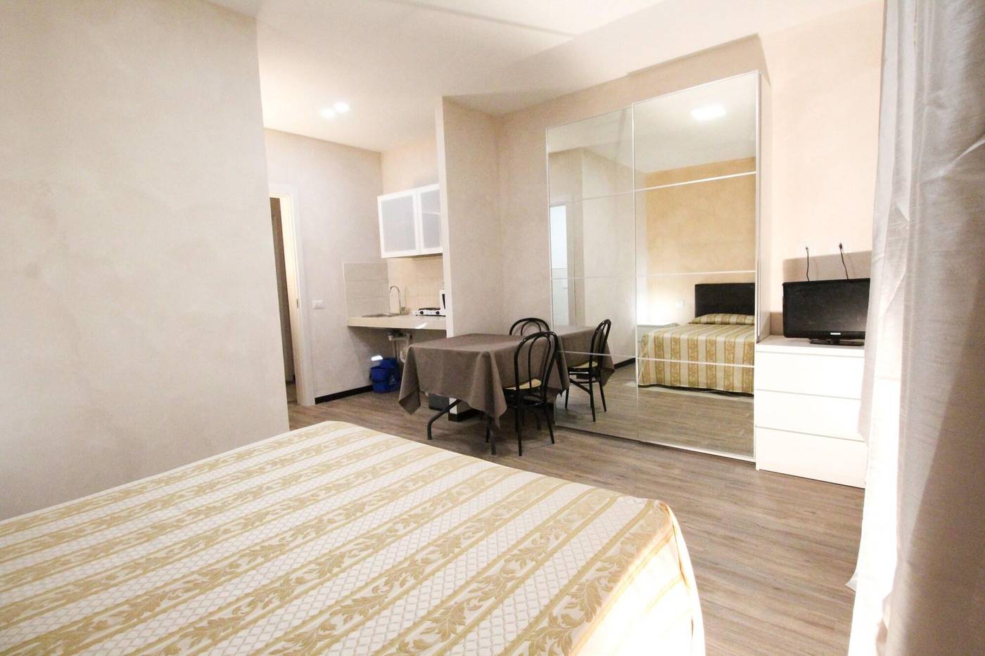 La-Loggia-Villa-Gloria-Room-16