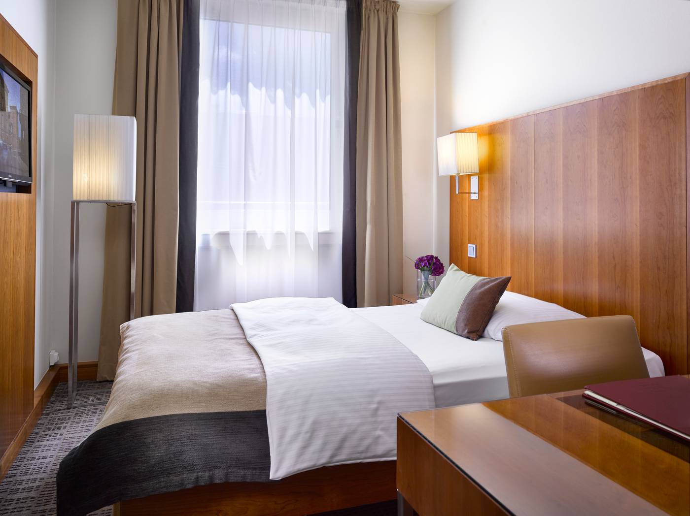 K-K-Hotel-am-Harras-Room-22