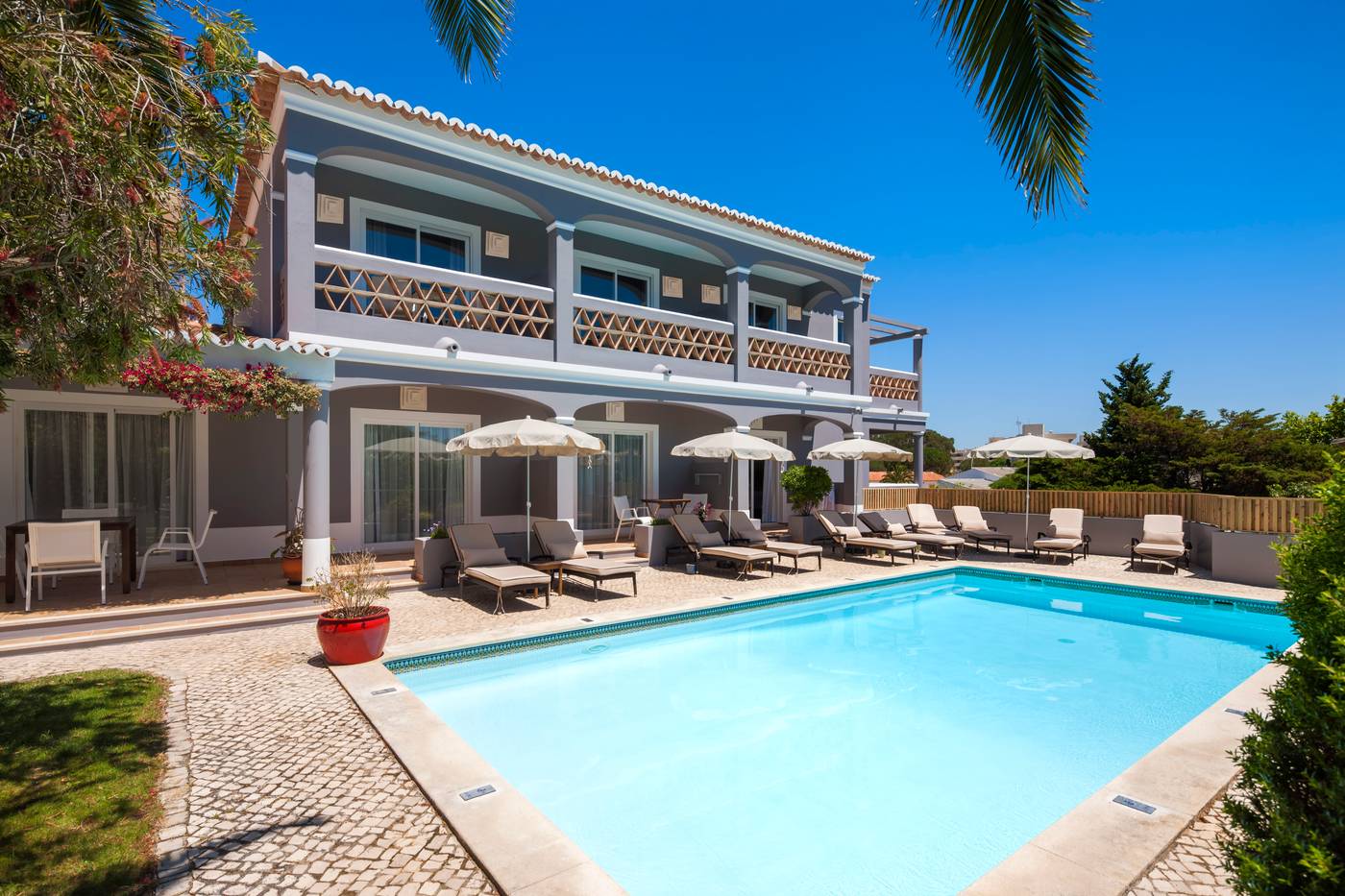Costa-d-Oiro-Ambiance-Village-Pool-2