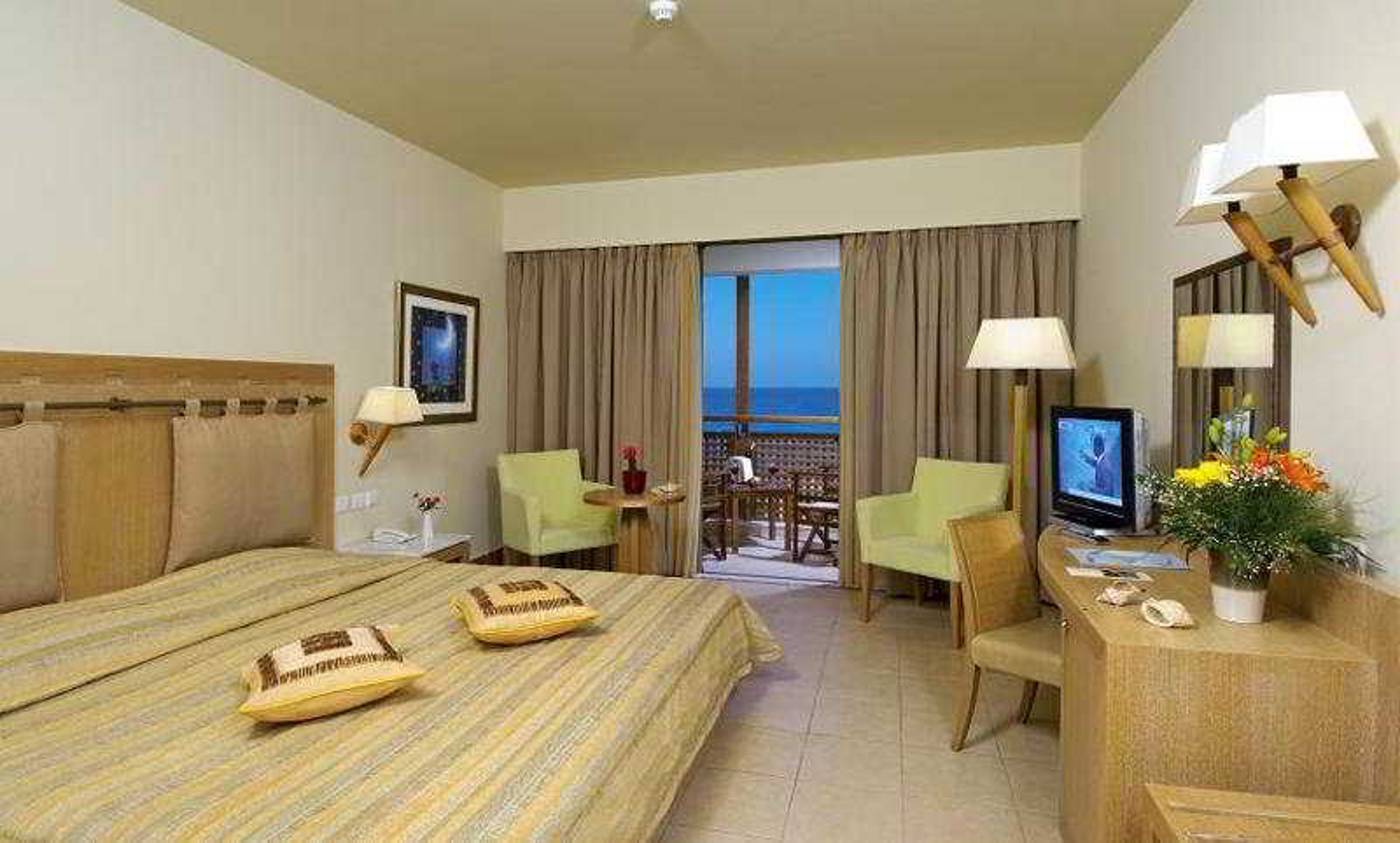 Santa-Marina-Plaza-Room-29