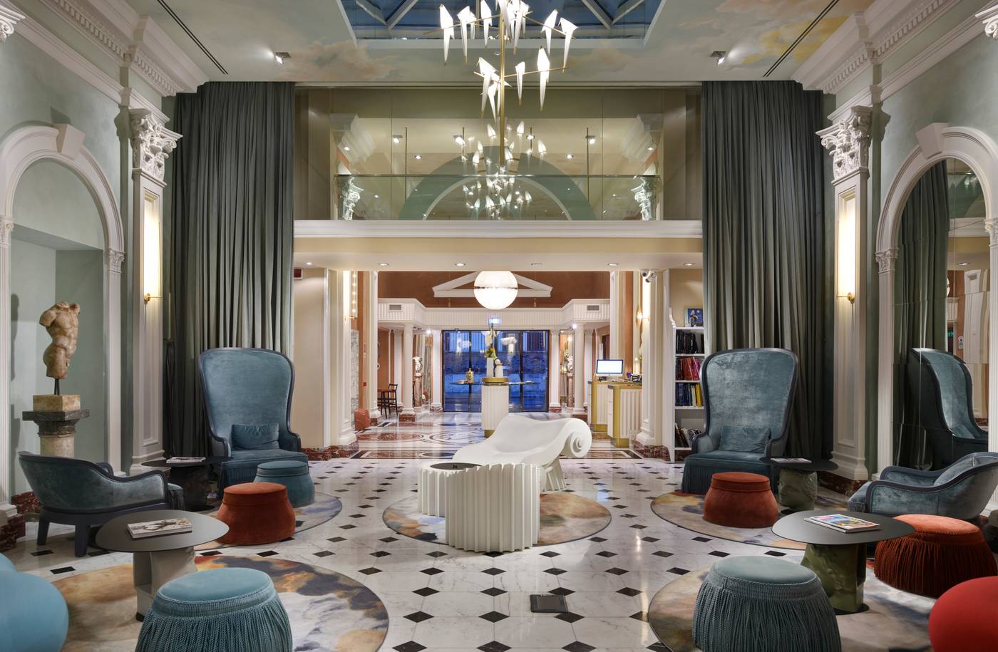 Leon-s-Place-Hotel-Lobby-10