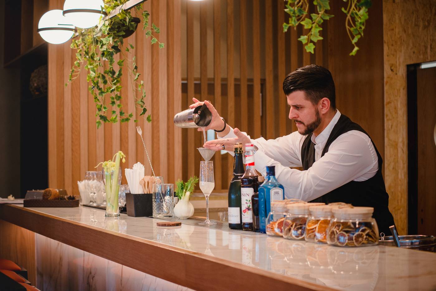 Quinta-Da-Marinha-Resort-Bar-10