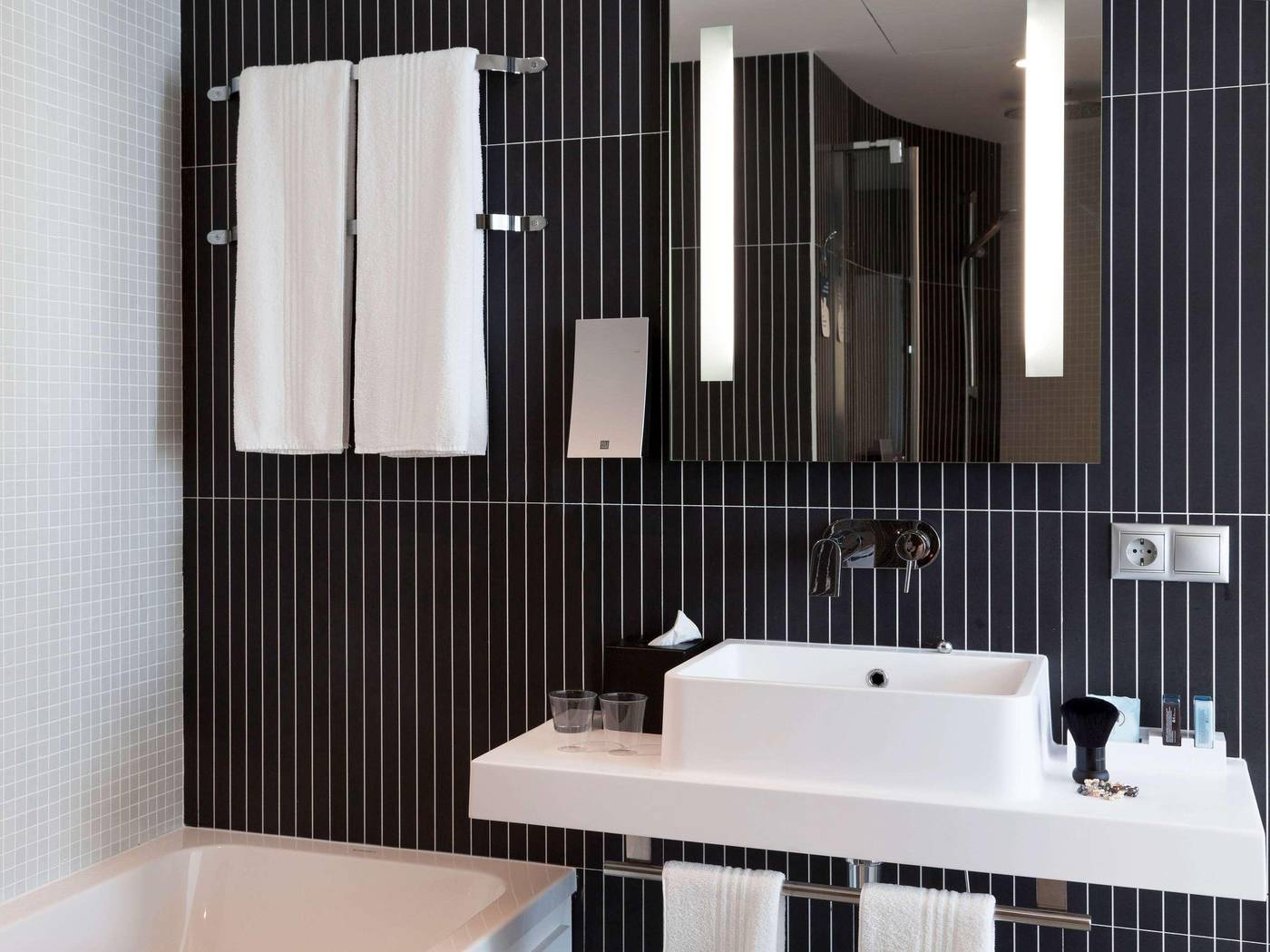 Novotel-Suites-Malaga-Centro-Room-25