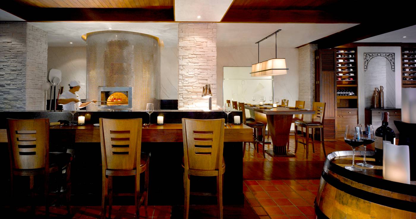 Anantara-Riverside-Bangkok-Restaurant-15