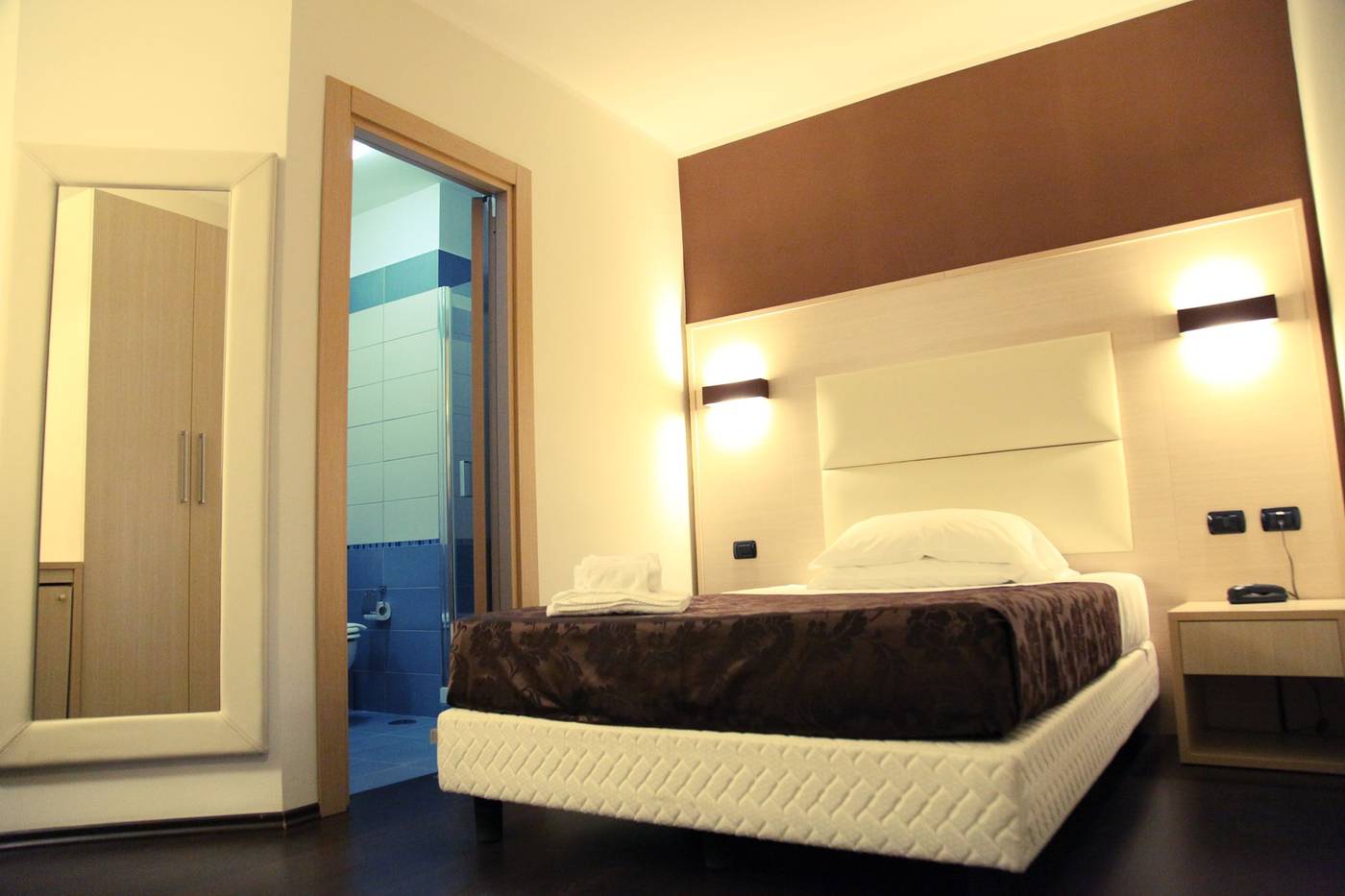 Hotel Sogni D'Oro Airport-Italy-LAMEZIA TERME-Room-8