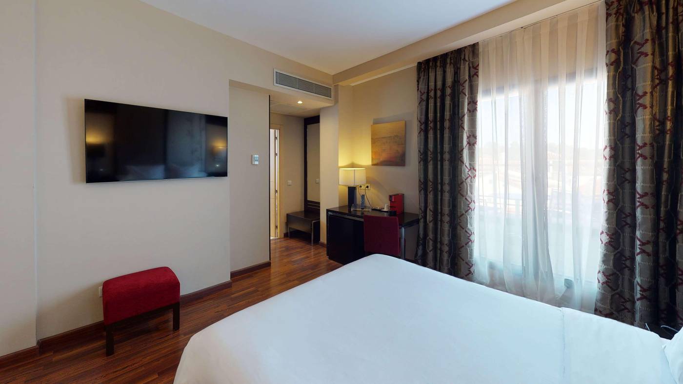 Paseo-del-Arte-Room-40