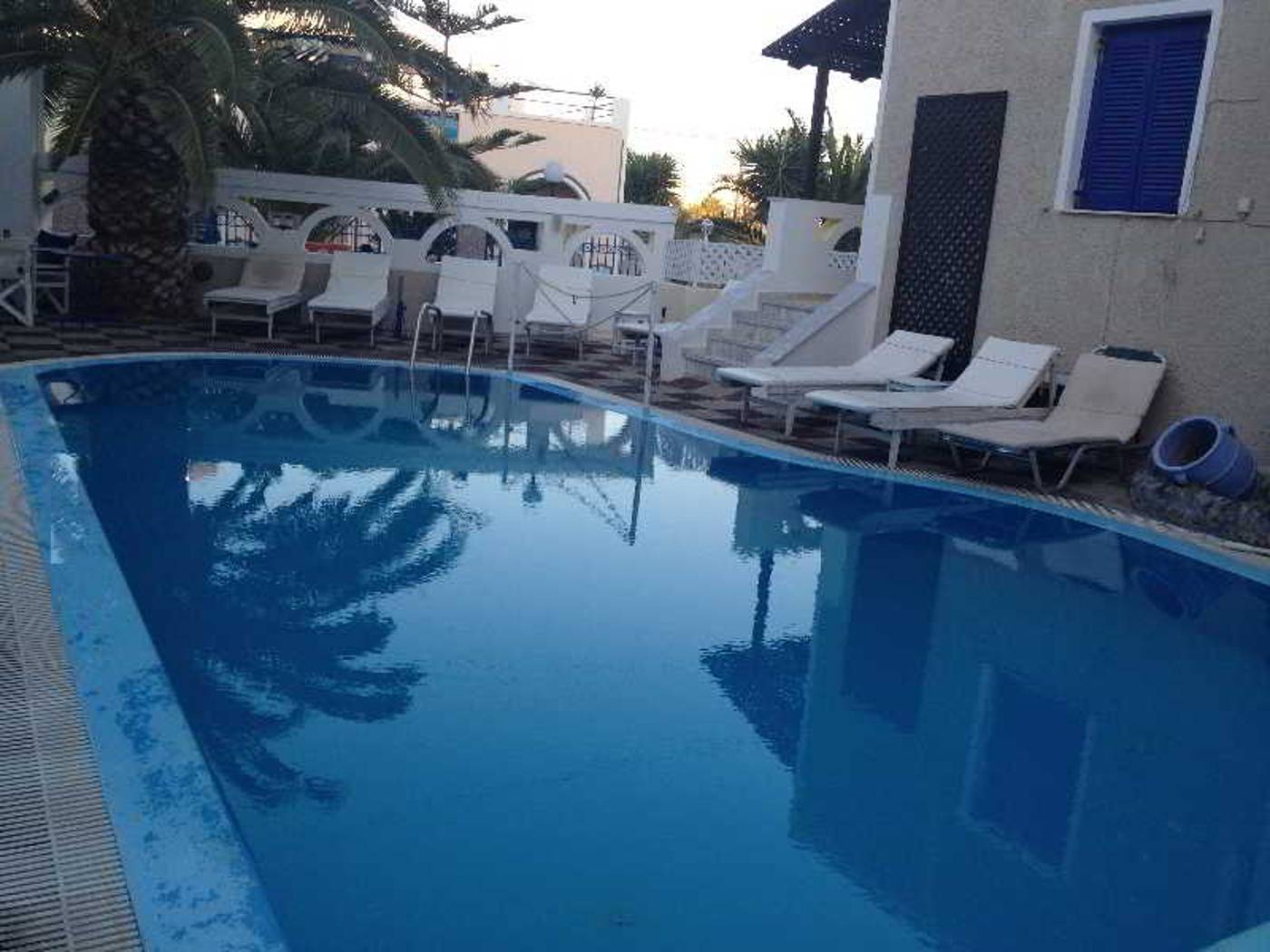 Vp-Prive-Suites-Pool-2