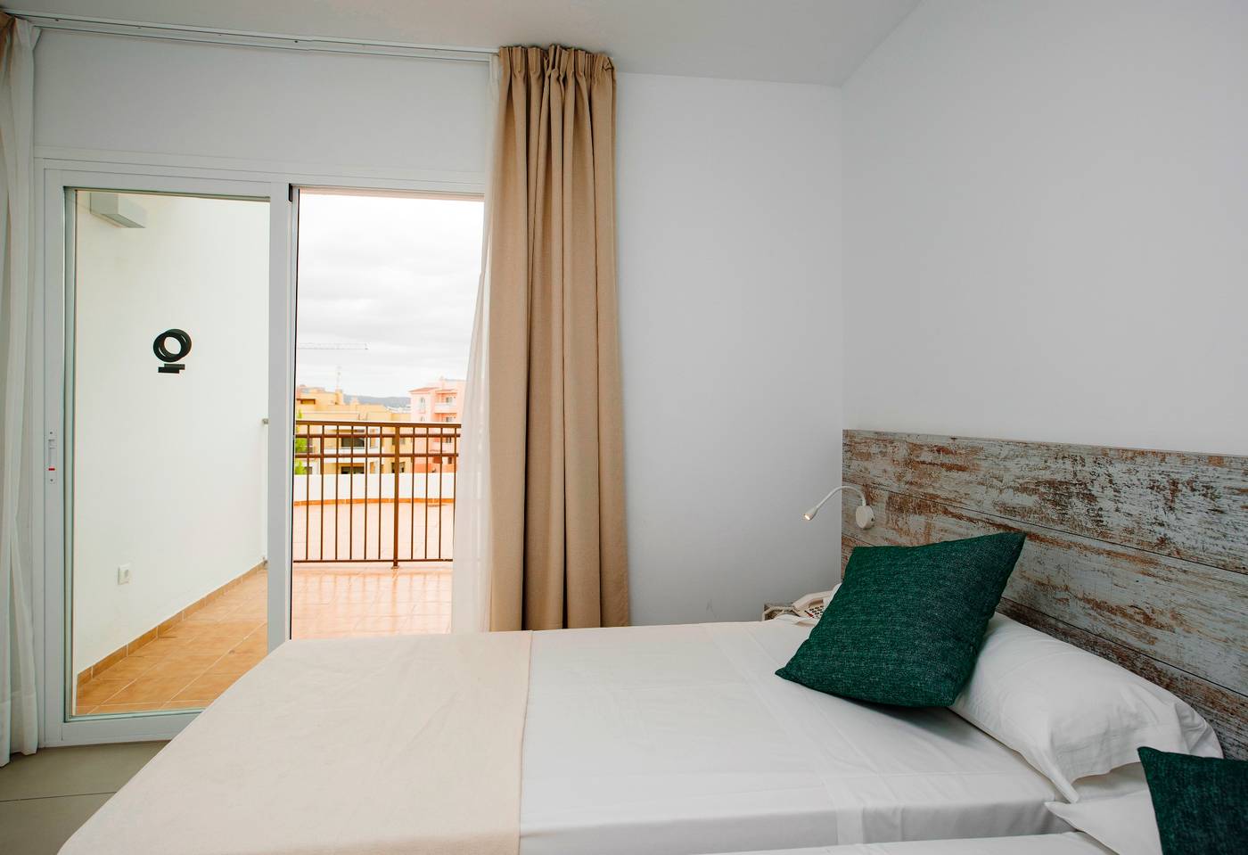 Apartamentos-Playasol-Riviera-Room-26