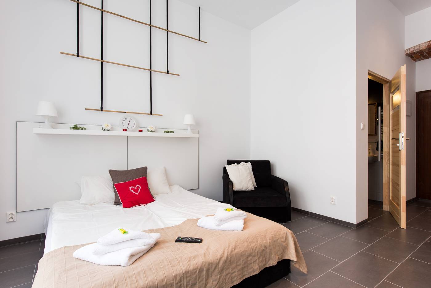 Happy-Tower-Krakow-Room-28