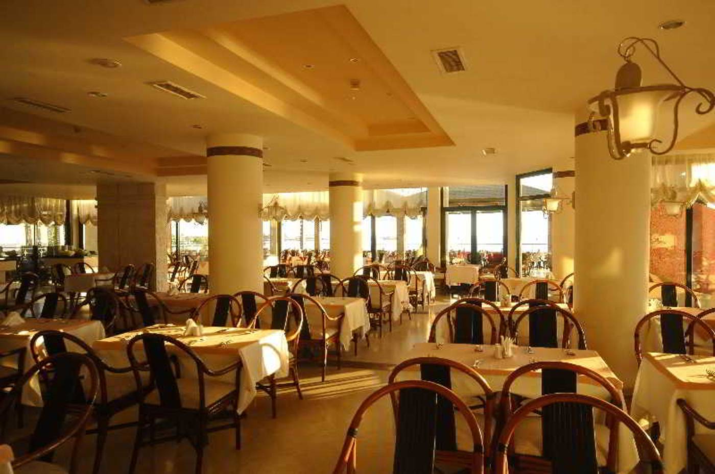 Aska-Just-In-Beach-Restaurant-20